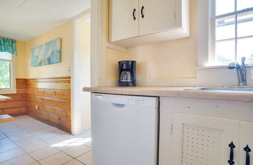 West Dennis House | Walk to Beach & Main St: Cape Cod Home w/Yard!
