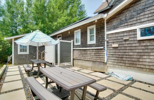 East Chop House | Walk to Beach! Oak Bluffs Home & Studio