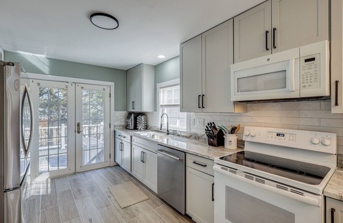 Broadkill Beach Cottage | Walk to Broadkill Beach: Sleek Family Home w/Deck