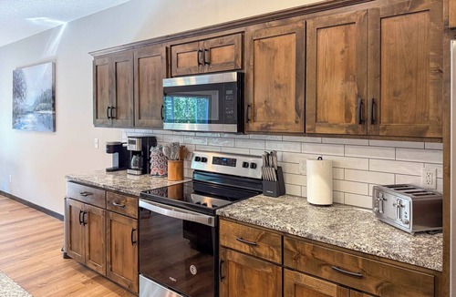 Lake Shore House | Walk to Gull Lake! Spacious Family Home w/Deck