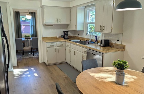 Ashwaubenon House | Walk to Lambeau! Sleeps 8 Fire Pit Party Garage Parking for 6 vehicles