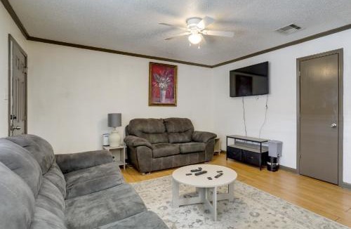 Highlands - Perkins House | Walk to LSU Campus & Bars! Condo w/Community Pool
