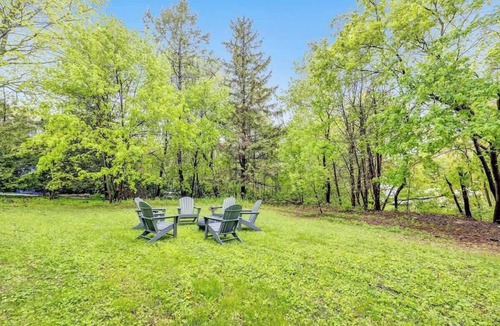 Sister Bay House | Walk to Shops & Dining – Renovated Gem