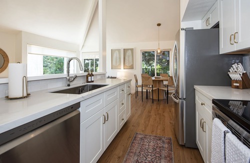 East Mesa House | Walk to the beach! Newly remodeled Townhome