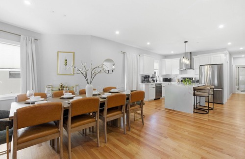 East Somerville House | Walk to the Greenline! Close to Boston+Harvard+MIT+Union Square