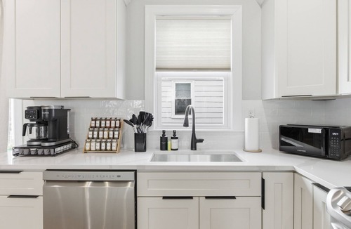 East Somerville House | Walk to the Greenline! Close to Boston+Harvard+MIT+Union Square