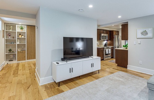 Adams Morgan Apartment | Walkable DC Stay! Stylish Studio in Adams Morgan