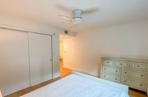 Roxbury Apartment | Walks to the Longwood are, modern apt with gym