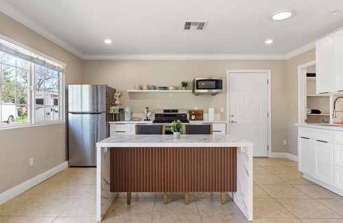 Woodland Hills House | Walnut Acres Ranch 1BR Guesthouse in Woodland Hills w/Pool & Patio