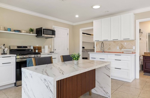 Woodland Hills House | Walnut Acres Ranch 1BR Guesthouse in Woodland Hills w/Pool & Patio