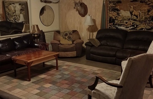 Hattiesburg House | Warm and welcoming farmhouse, nestled on our 198 year old family fàrm