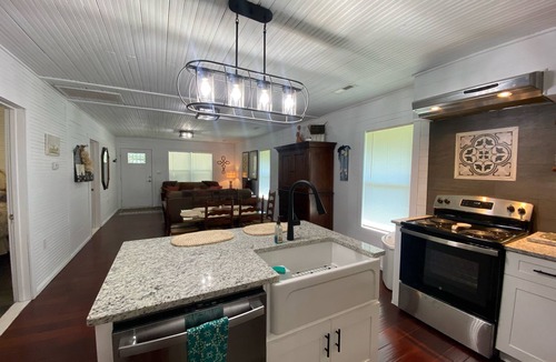 Hodges Other | Warm & inviting 1935 farmhouse near lakes-walking/riding trails modern amenities