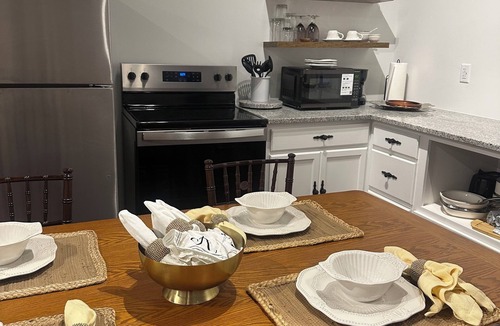 Sunshine Apartment | Water Tower at the Kinberger~Elegant studio in Downtown District of Plaquemine