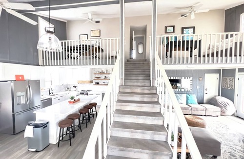 Dauphin Island House | Waterfront 4BR Private Dock& Boat Ramp perfect for families