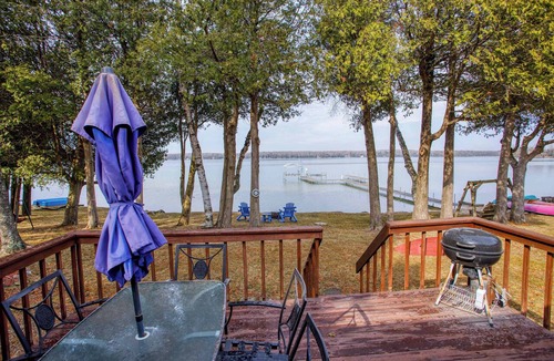 Sturgeon Bay Cottage | Waterfront Cabin on Clark Lake - Latitude Adjustment