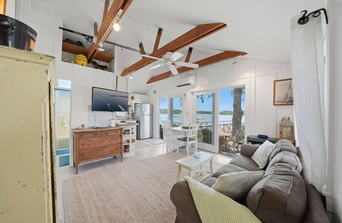 West Dennis Cottage | Waterfront Cape Cottage w/ Private Beach Access