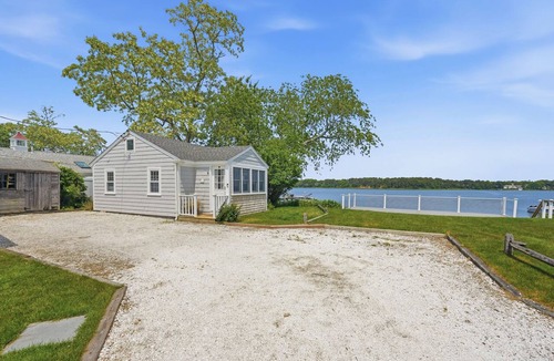 West Dennis Cottage | Waterfront Cape Cottage w/ Private Beach Access