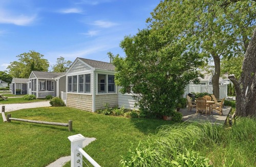 West Dennis Cottage | Waterfront Cape Cottage w/ Private Beach Access