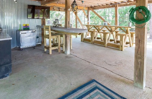 Shoreline Park House | Waterfront Coastal Cottage~Pet Friendly with Private Dock-Access to Jourdan/Gulf