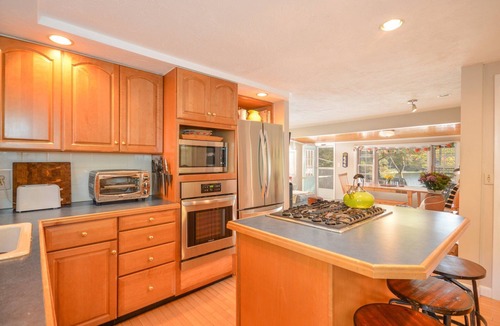Ponds of Plymouth Cottage | “Waterfront Cottage Nestled Between the Forest and the Sea”