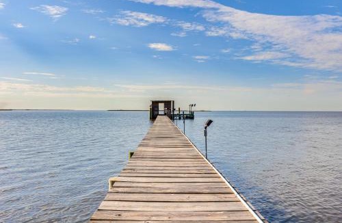 Gautier House | Waterfront Gulf Coast Home w/Outdoor Oasis!