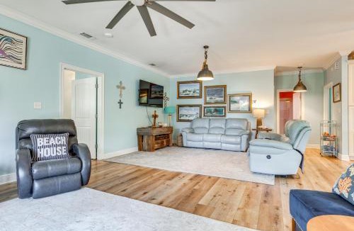 Gautier House | Waterfront Gulf Coast Home w/Outdoor Oasis!