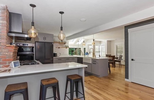 Versailles House | Waterfront Hot Tub Retreat Near Foxwoods, Mohegan Sun and Casinos