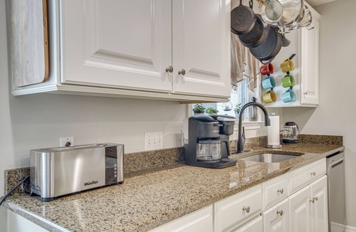 Gulf Hills House | Waterfront Ocean Springs Retreat: Lanai & Hot Tub!