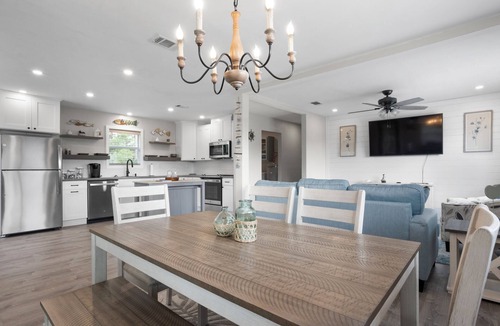 Shoreline Park House | Waterfront Outdoor Bar, Game Room, Fire pit, Grill, Fishing Bay St. Louis Home