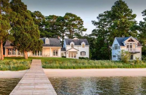 Mount Vernon House | Waterfront Retreat with Private Beach & Dock