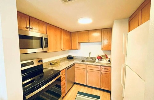 Slidell Condo | Waterfront retreat 2-bedroom condo in adorable Slidell with gym,and lake access.