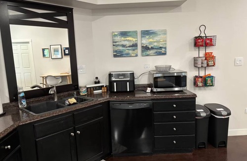 Brice Prairie House | Waterfront Retreat, Sunset View, Family Friendly