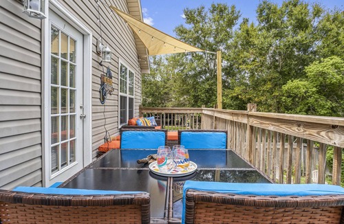 Shoreline Park House | Waterfront Rock N Roll Getaway . Pool. HOT Tub!