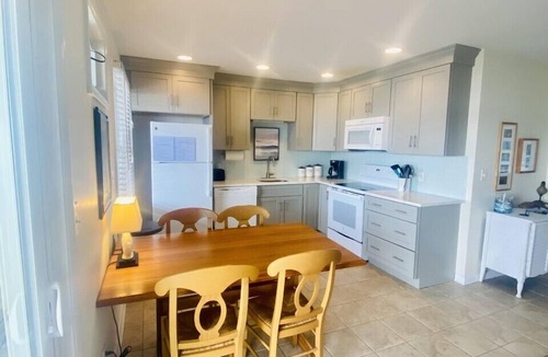 Chincoteague Condo | Waterfront Unit on Assateague Channel View with Floating Dock