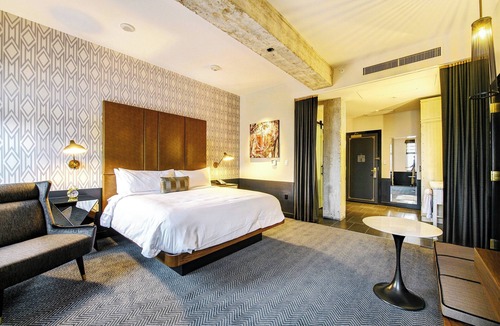 Baton Rouge Hotel | WATERMARK Baton Rouge, Autograph Collection