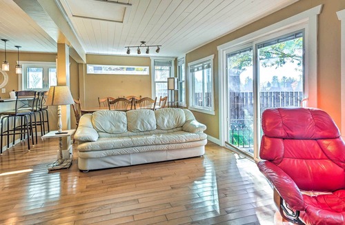 King Cottage | Waupaca Lake Cottage w/ Fire Pit & Boat Dock