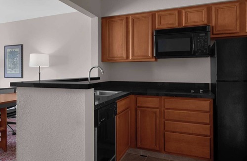 Folsom Hotel | Weekend Getaway | Full Kitchen | Sacramento State Aquatic Center - 2.5 miles