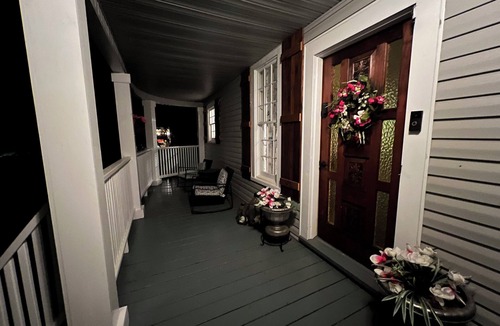 Citronelle House | Welcome to Chateau Lola's-Country House