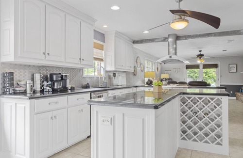 Mississippi City House | Welcome to Oakwood Manor. Private POOL!