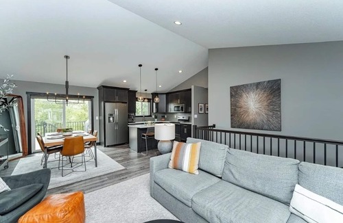 Rochester House | Welcome to our modern and stylish 4 bedrooms in Rochester.