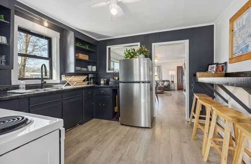 Crosby House | Welcome to the Black Loon. A charming 3-bedroom Mountain Bike home in Crosby