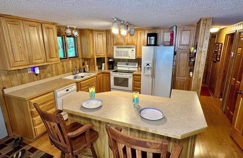 Cook Cabin | Welcome to The Lazy Loon! - available second space and reliable WiFi and AC too!