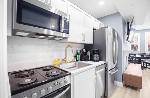H Street Corridor Apartment | Welcoming 1-bedroom apartment in Washington DC. Free Parking Pass