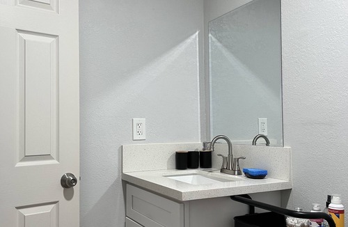 Jurupa Valley House | Welcoming Cozy Guest Unit