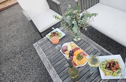 Atascadero Cottage | Welcoming private guesthouse near the beach & wineries in charming Atascadero