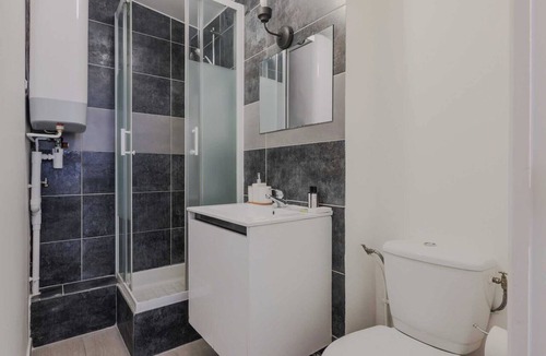 17th Arrondissement Apartment | Welcoming Studio for 2 people - Épinettes