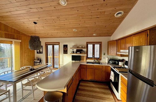 Grand Marais Cabin | Well appointed 3-acre Grand Marais cabin featuring sweeping Lake Superior views.