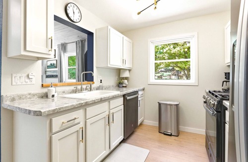Nekoosa House | Wellness Hall w/Hot Tub & Sauna near Sand Valley
