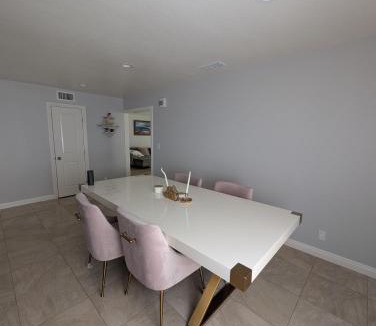 West Hills House | West Hills Game & Garden Retreat