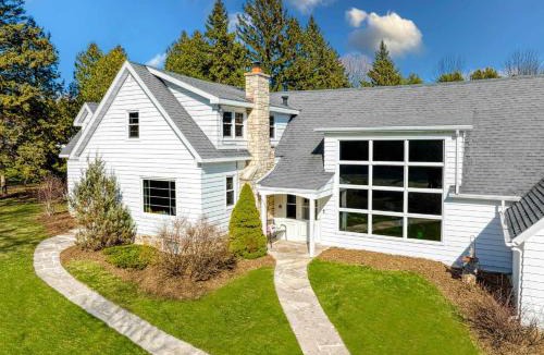 Ephraim House | Westeros by Simple Life Rentals